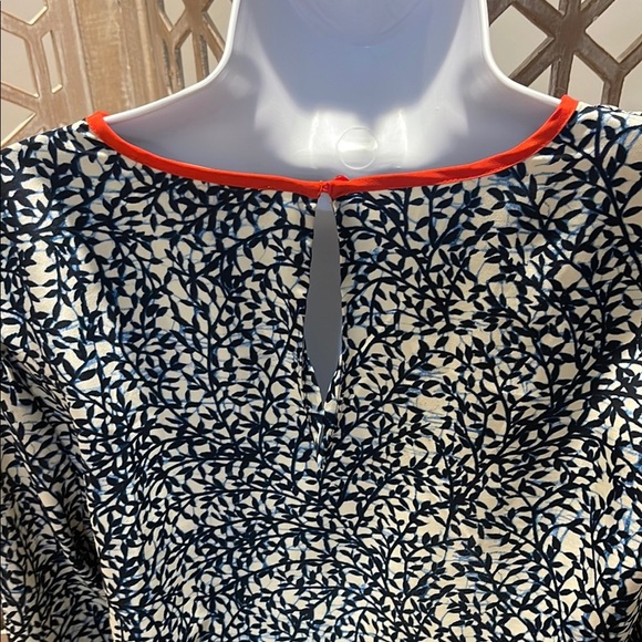🎉HOST PICK 11.2025🎉Michael Kors Leaf-Print Crepe Top Size Small - Picture 6 of 10